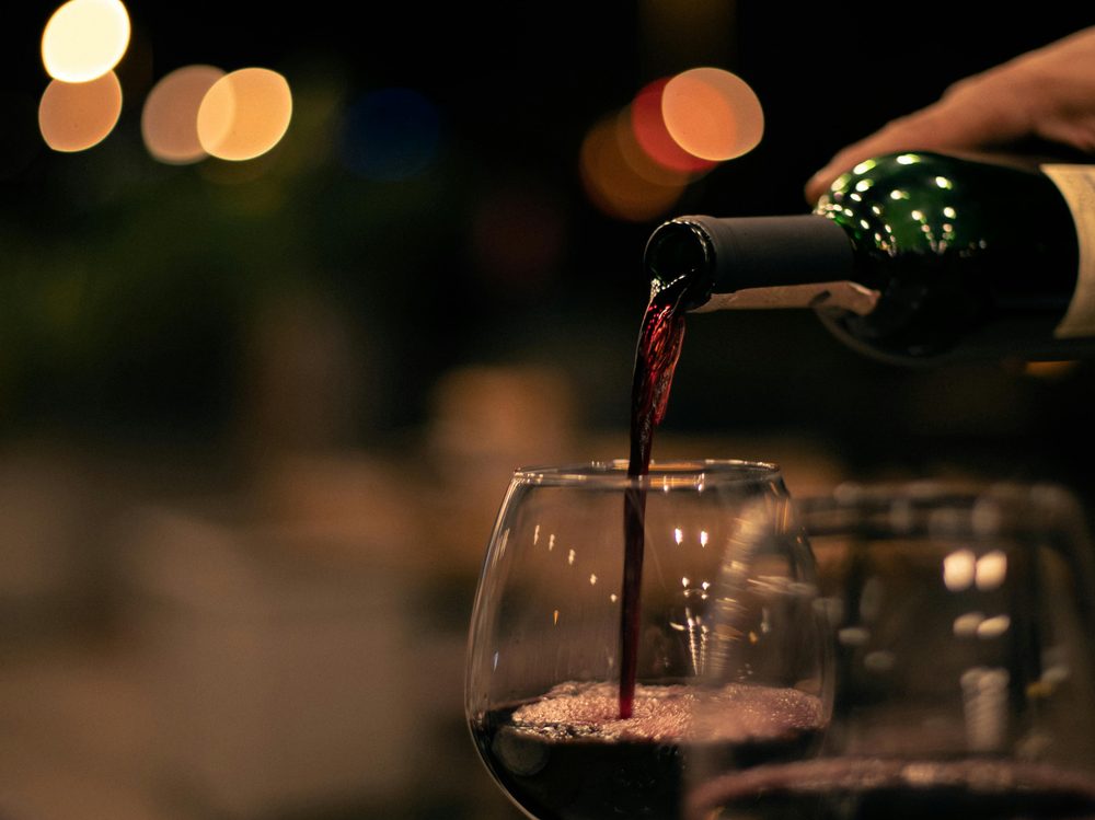 Servicio de vino para una cata privada